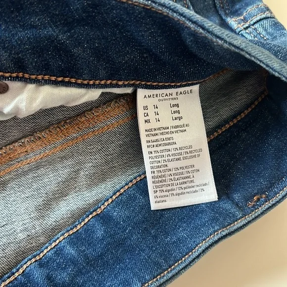 AE Curvy Kick Boot Jeans - Picture 7 of 7